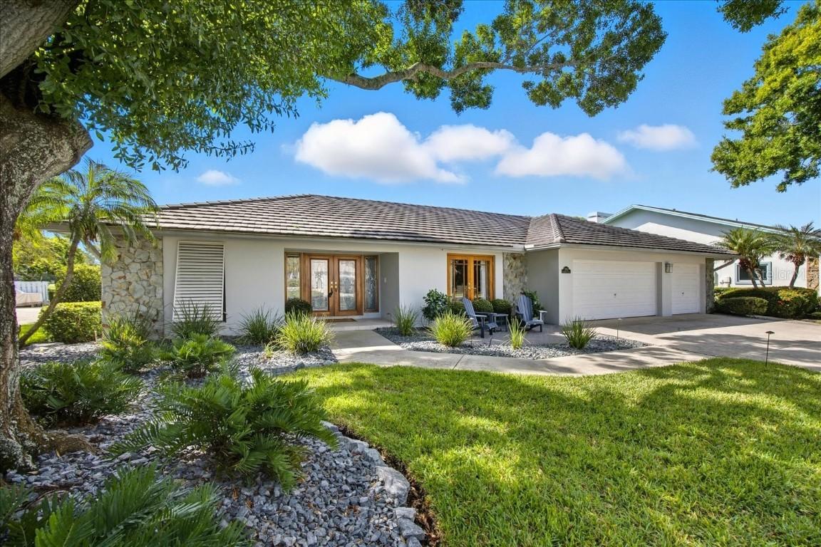 2900 Sandpiper Pl., Clearwater, FL 33762