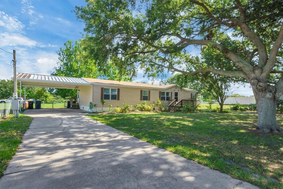 323 Thornhill Estates Ct., Winter Haven, FL 33880