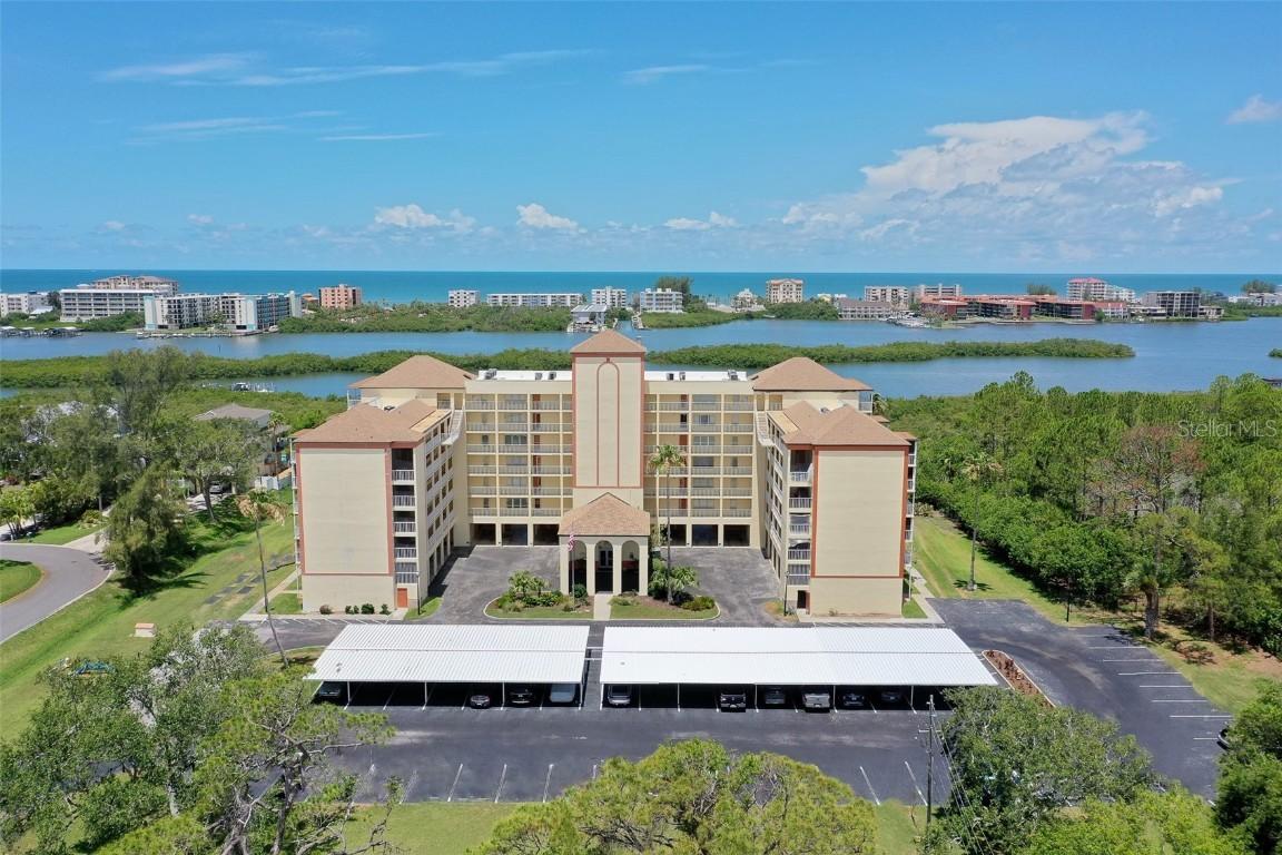 9000 Commodore Dr. #606, Seminole, FL 33776