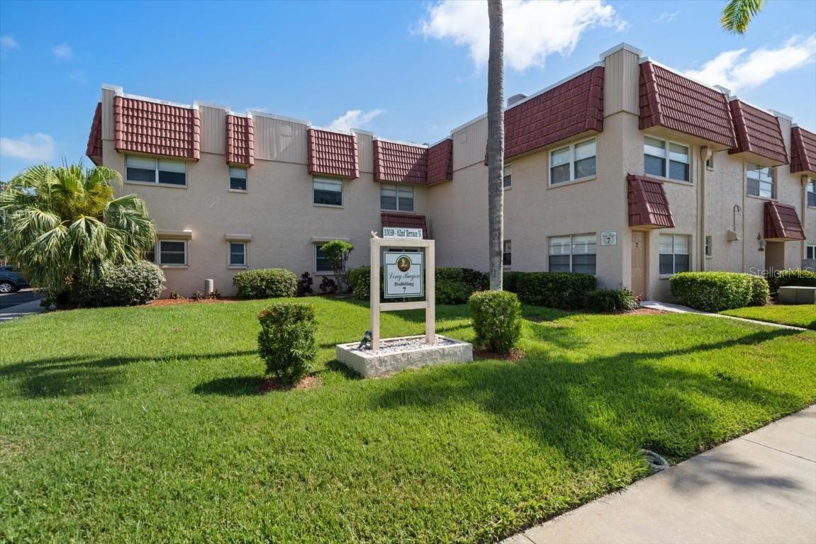 10038 62nd Ter. #17, St Petersburg, FL 33708