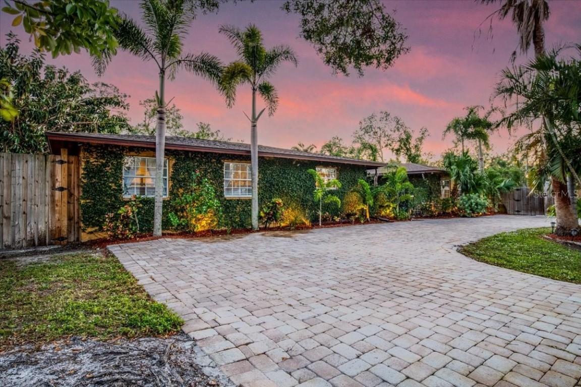 4301 S Lockwood Ridge Rd., Sarasota, FL 34231