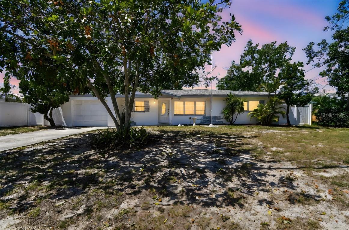 11735 86th Ave., Seminole, FL 33772
