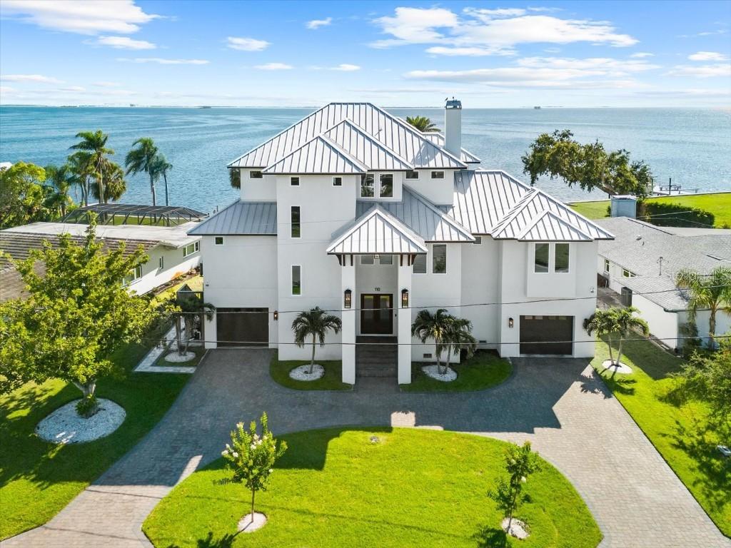 110 Carlyle Dr., Palm Harbor, FL 34683