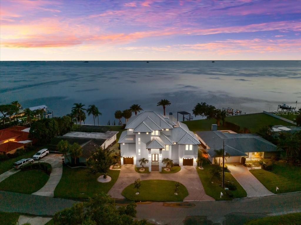 110 Carlyle Dr., Palm Harbor, FL 34683