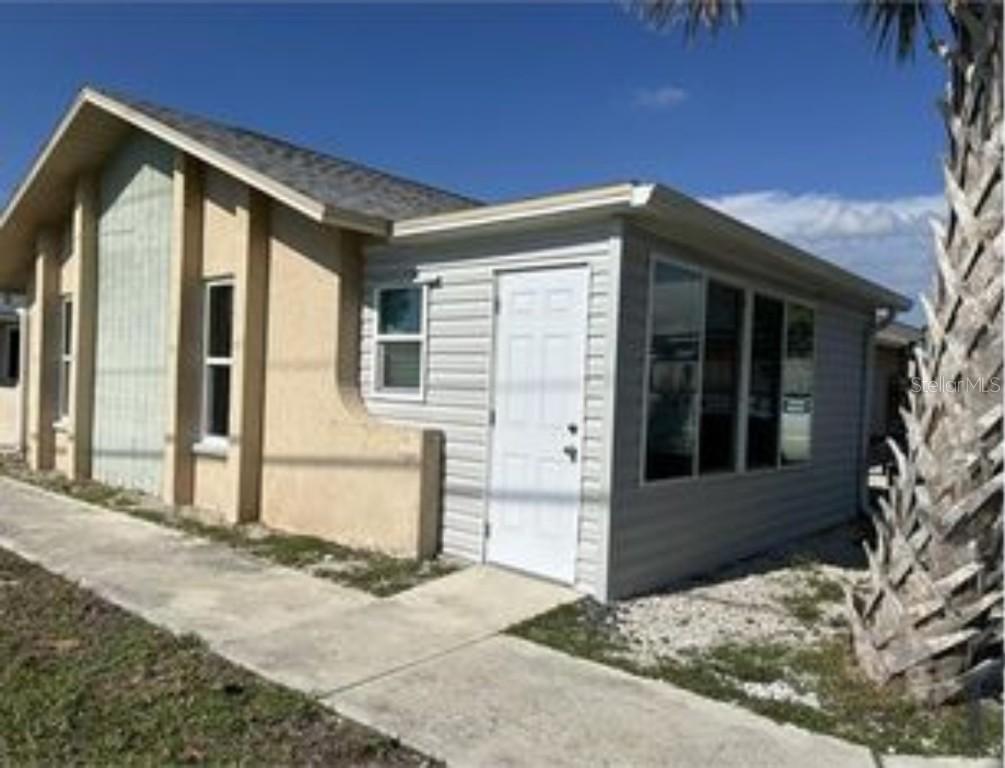 16599 Davis Rd., Fort Myers, FL 33908