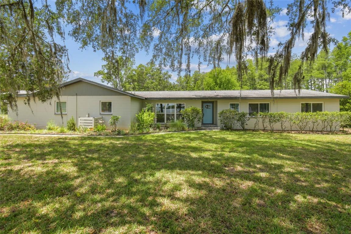2205 Henley Rd., Lutz, FL 33558