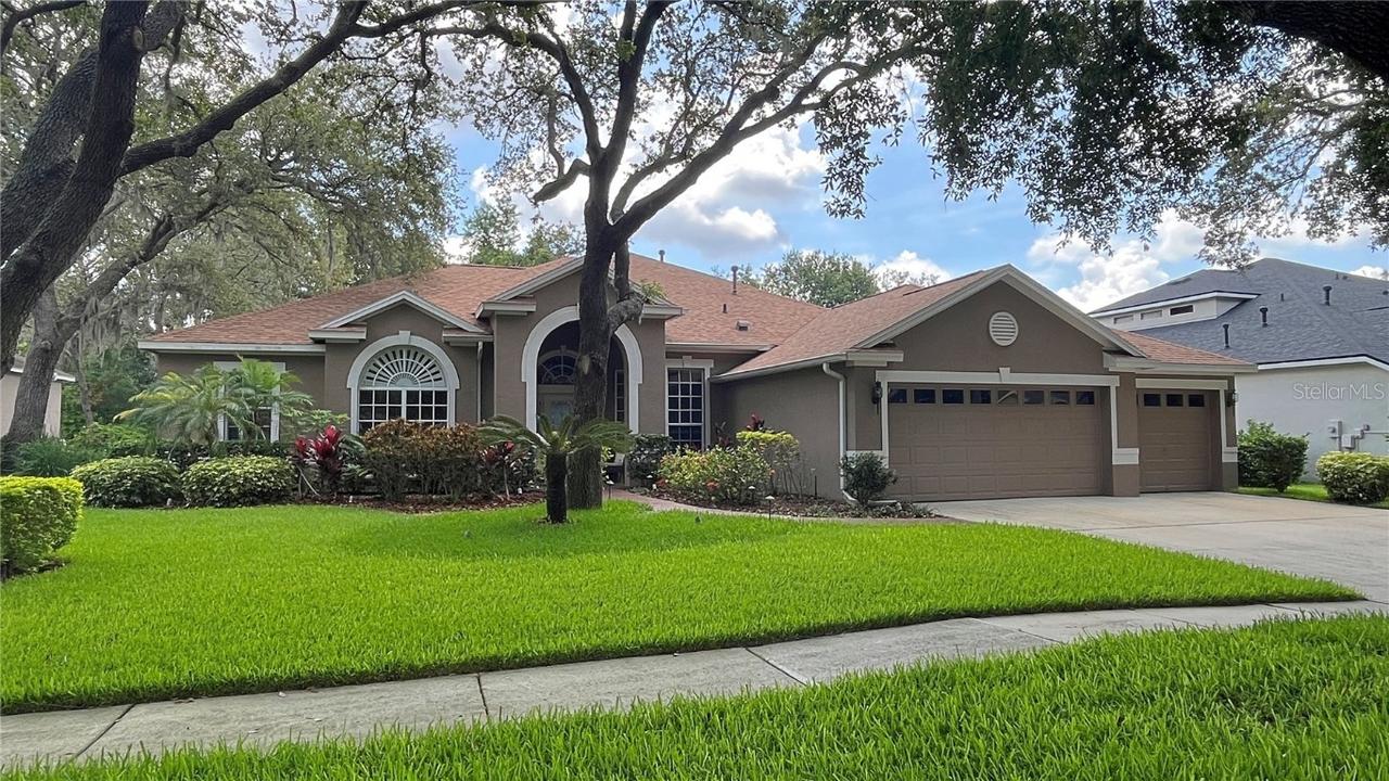 5704 Eaglemount Cir., Lithia, FL 33547