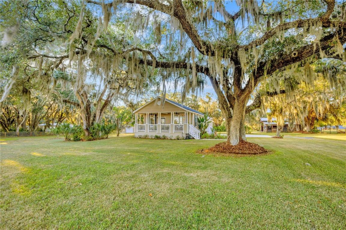 10533 Lithia Pinecrest Rd., Lithia, FL 33547
