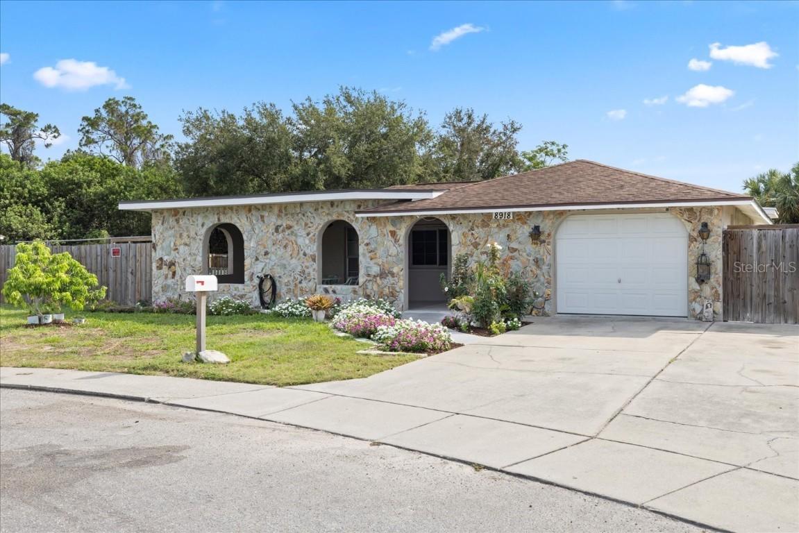 8918 Carmen Ln., Port Richey, FL 34668
