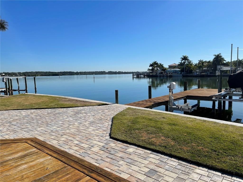861 180th Ave., Redington Shores, FL 33708