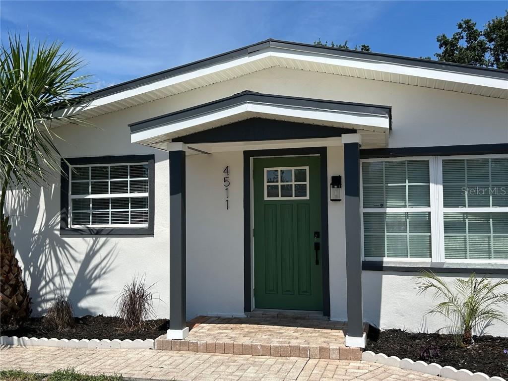 4511 Hampshire Rd., Tampa, FL 33634