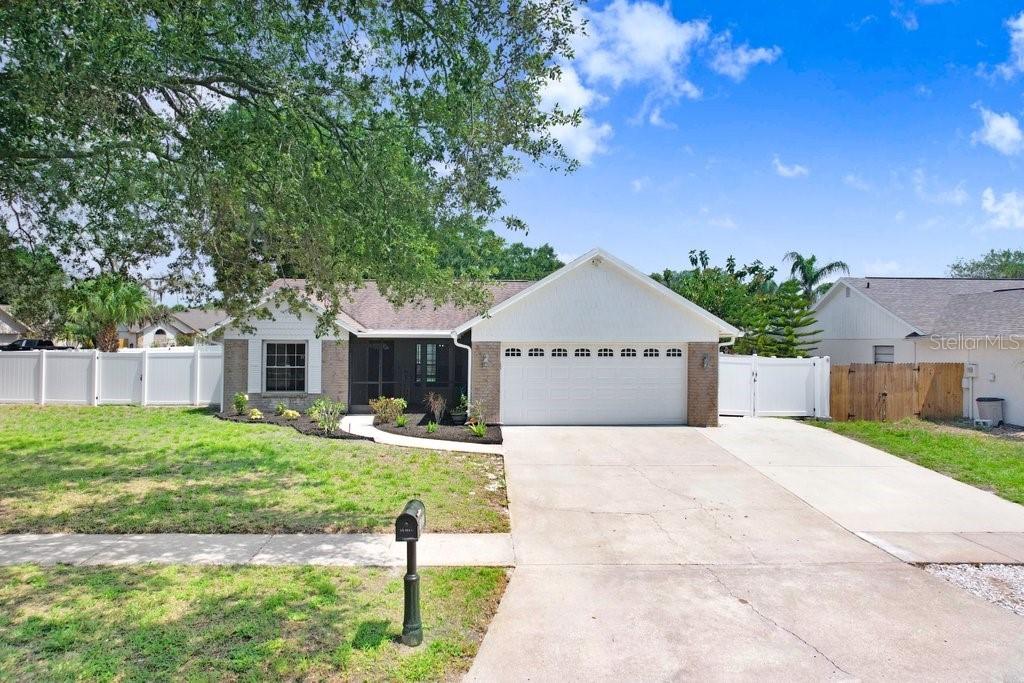 1017 Cameo Crest Ln., Valrico, FL 33596
