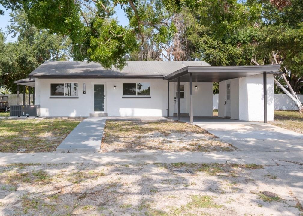 1119 Eau Claire Cir., Tampa, FL 33619