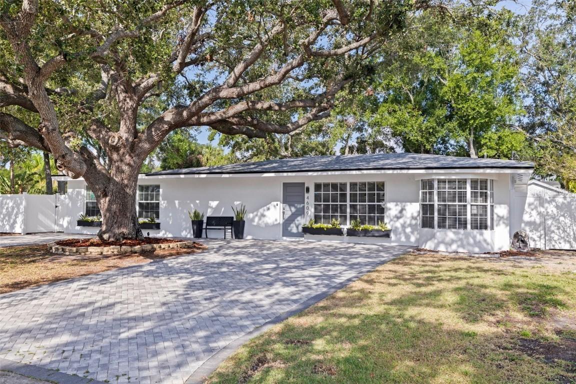 4609 S Shamrock Rd., Tampa, FL 33611
