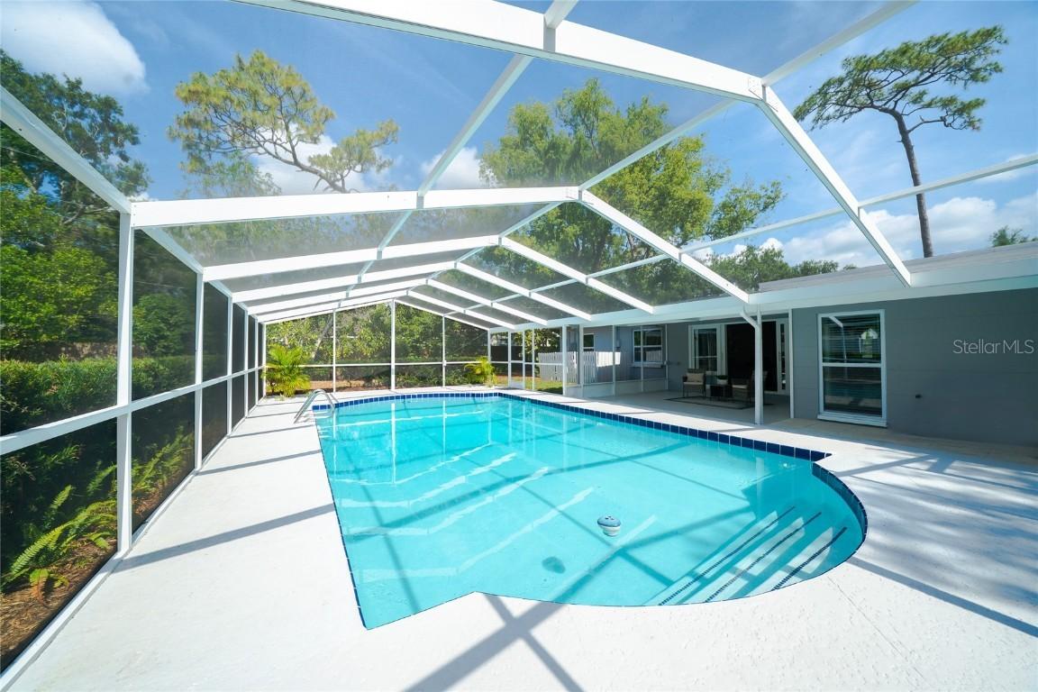 415 Mission Hills Ave., Tampa, FL 33617
