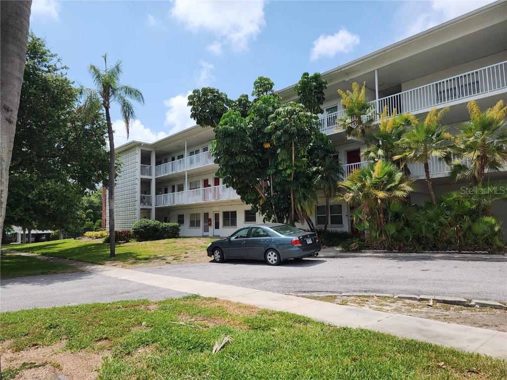 5155 9th Ave. #206 B, St Petersburg, FL 33710