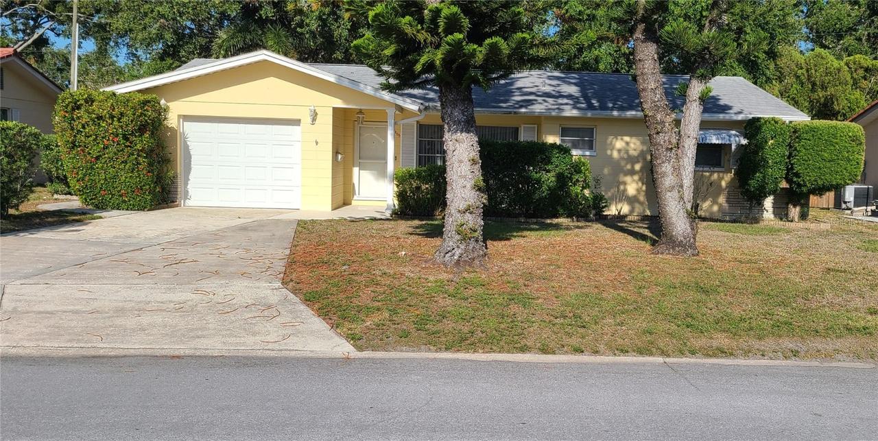 9805 110th Ln., Seminole, FL 33772