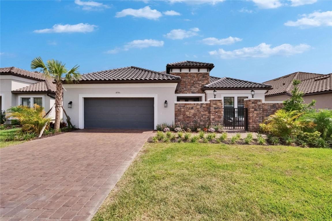 4795 Freccia Loop, Wesley Chapel, FL 33543