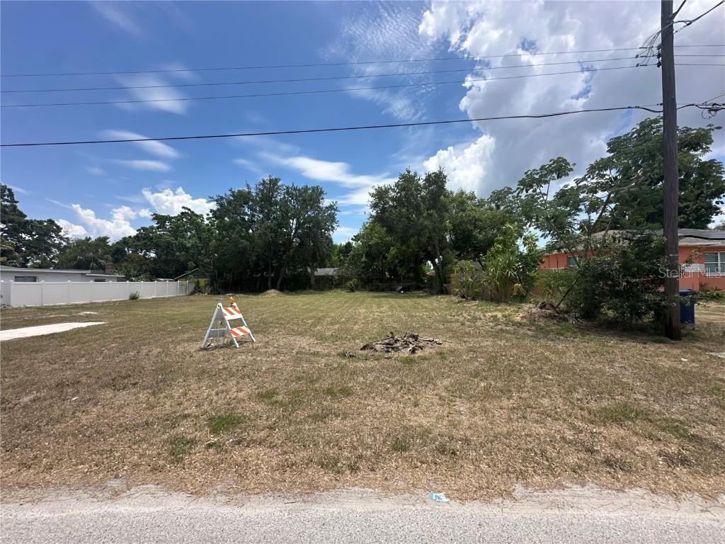 1716 W Saint John St., Tampa, FL 33607