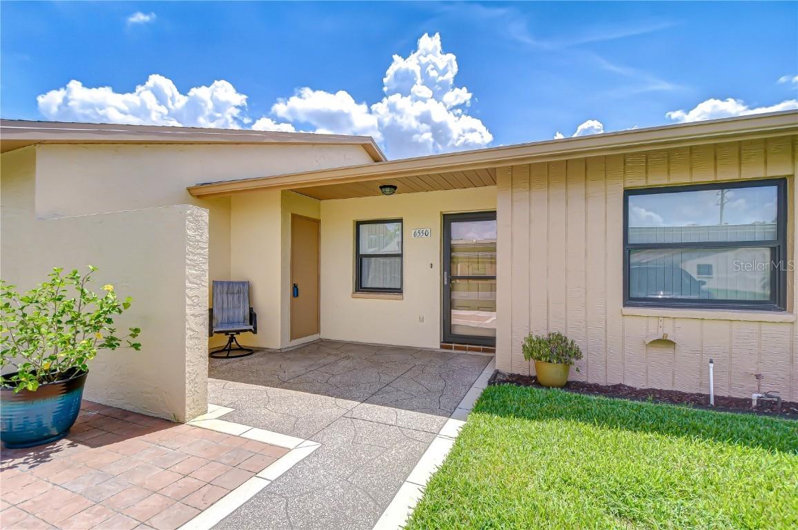6550 Teak Ct., Zephyrhills, FL 33542
