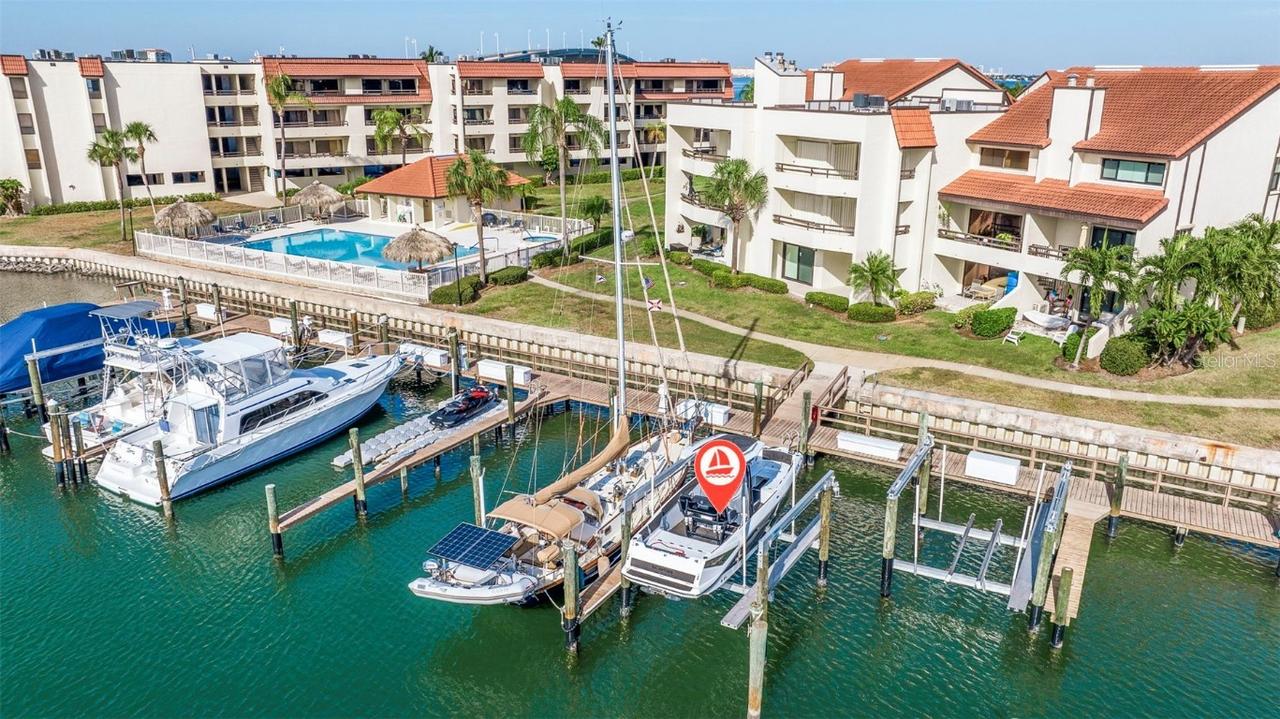 120 1st St. #109, Tierra Verde, FL 33715
