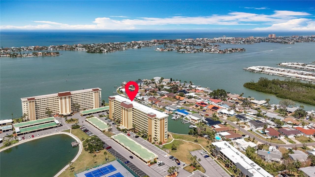 4725 Cove Circle Cir. #908, St Petersburg, FL 33708
