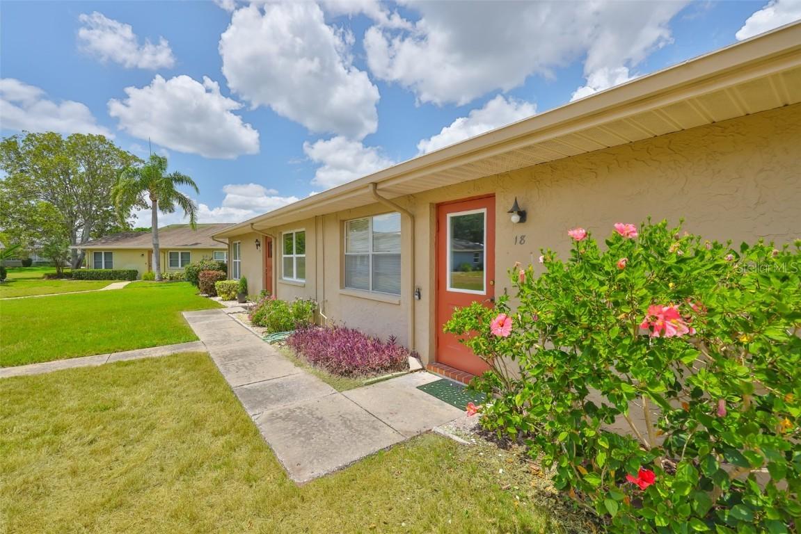 1904 Canterbury Ln. #18, Sun City Center, FL 33573