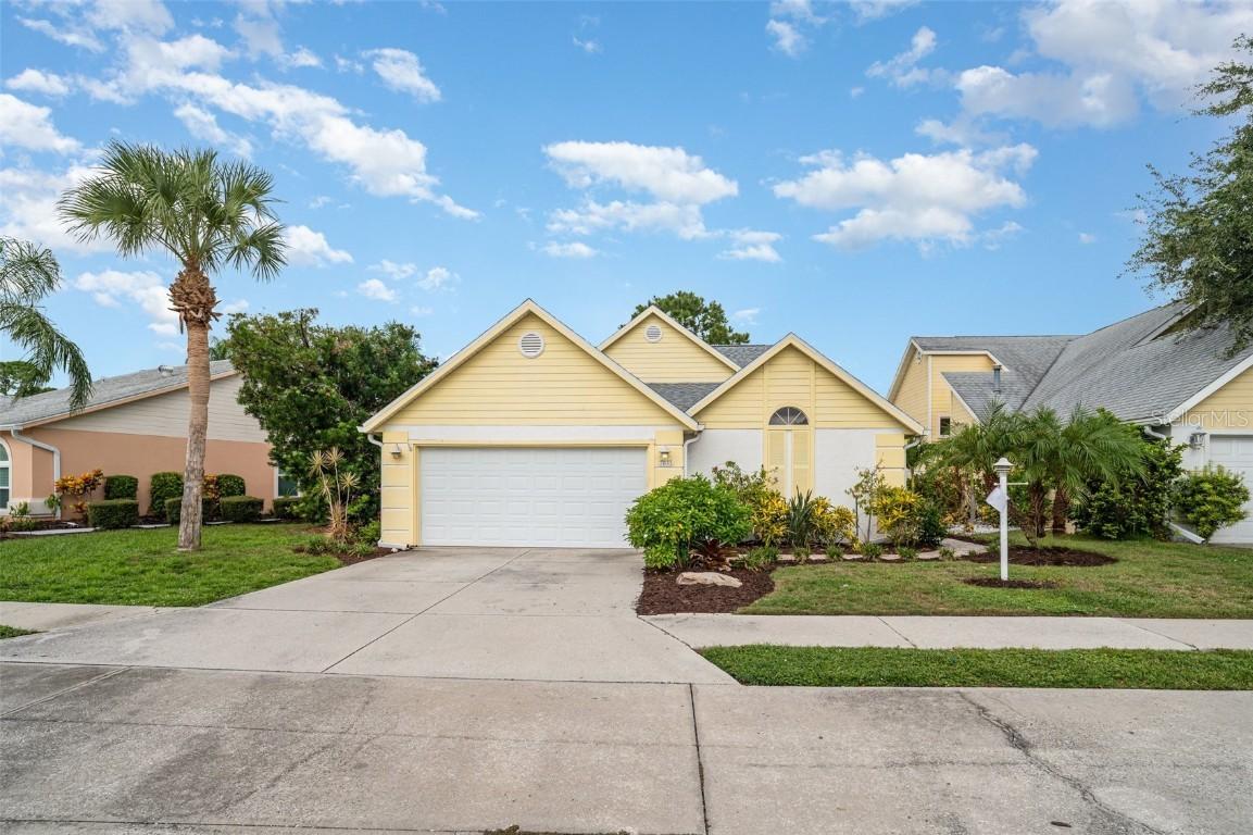 7833 Ontario Street Cir., Sarasota, FL 34243