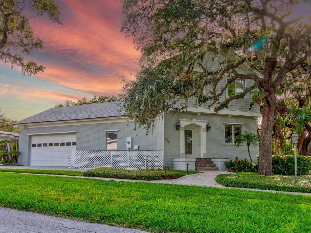 504 Riverside Dr., Tarpon Springs, FL 34689