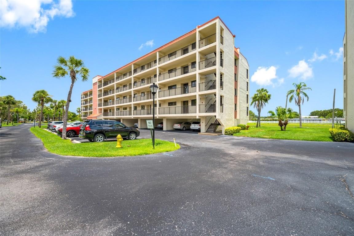 9450 Harbor Greens Way #207, Seminole, FL 33776