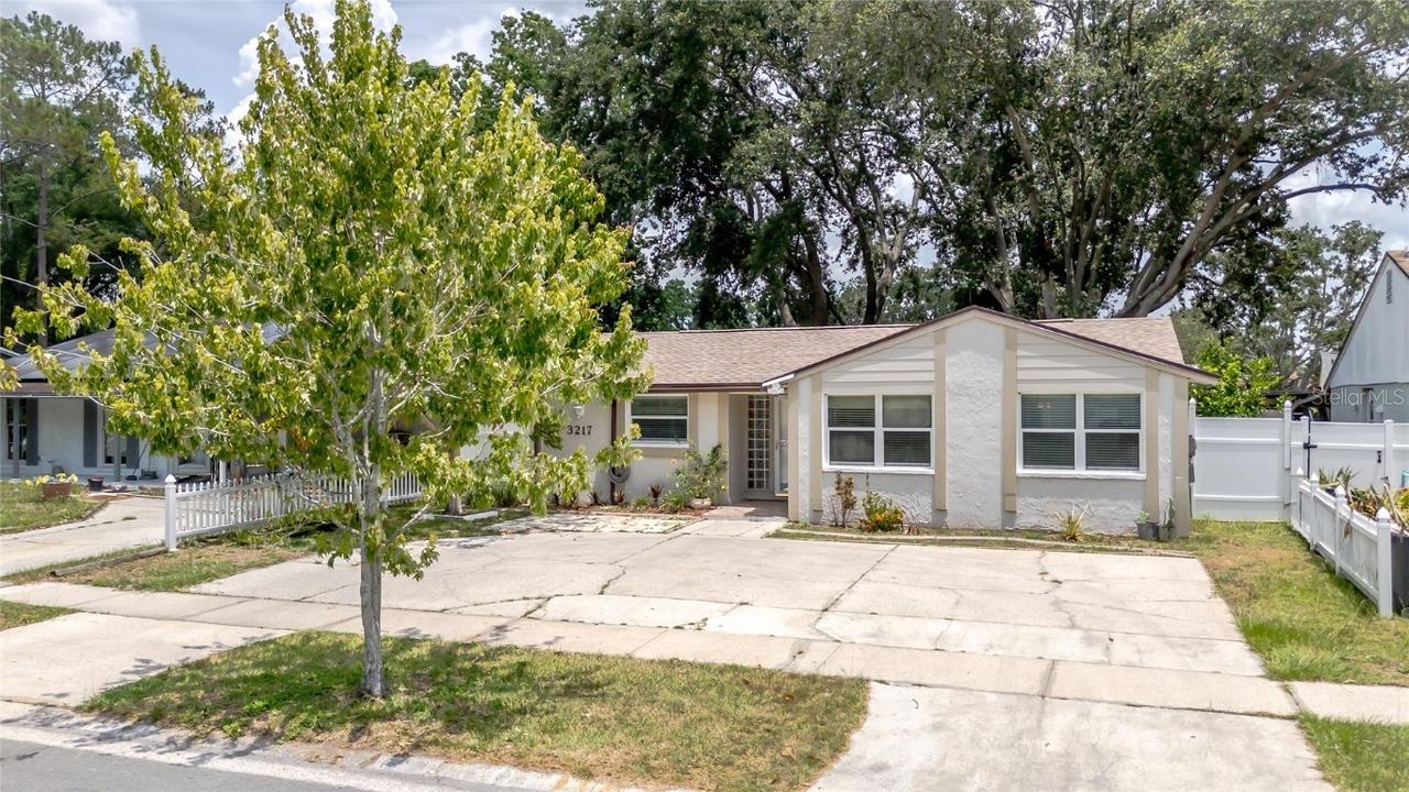 3217 Saddlebrook Ave., Tampa, FL 33618
