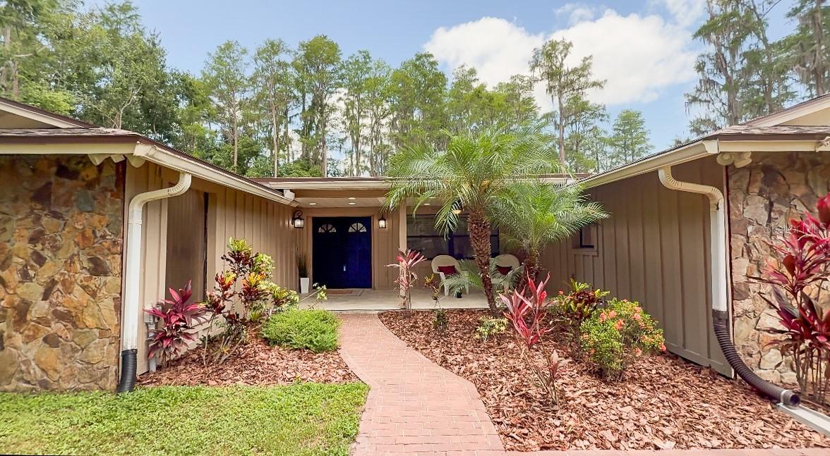 1025 Reading Rd Rd., Lutz, FL 33558