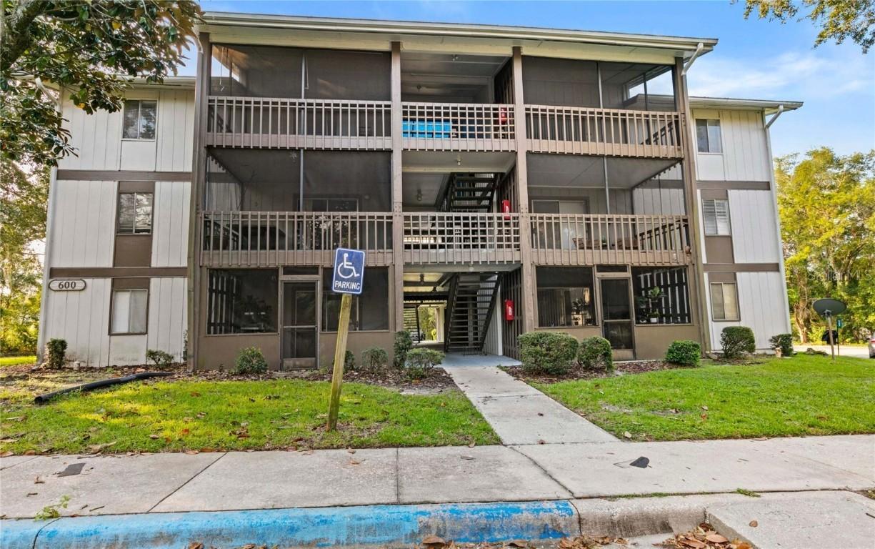 6519 W Newberry Rd. #107, Gainesville, FL 32605
