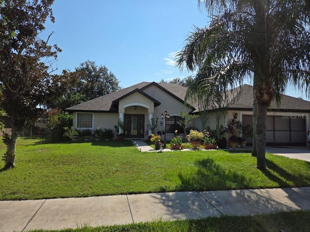 4471 Marsh Harbor Dr., Tavares, FL 32778