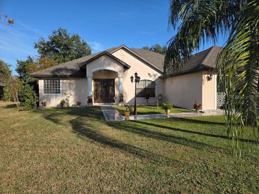 4471 Marsh Harbor Dr., Tavares, FL 32778