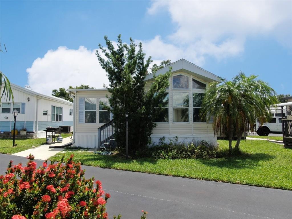 2215 73rd St. #117, Palmetto, FL 34221
