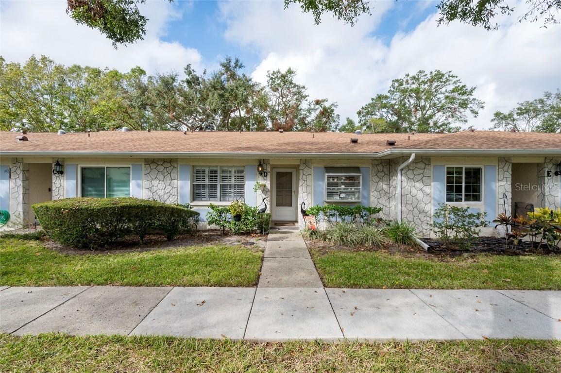 2238 Lark Cir. #D, Palm Harbor, FL 34684