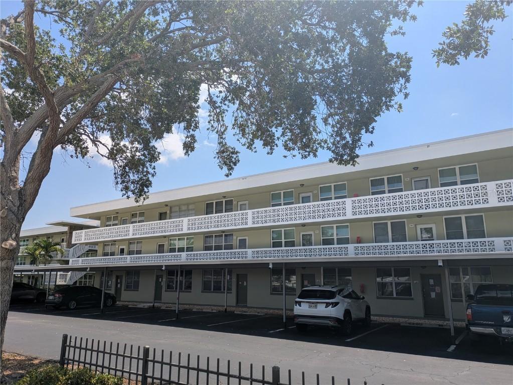 4705 NE 1st St. #327, St Petersburg, FL 33703