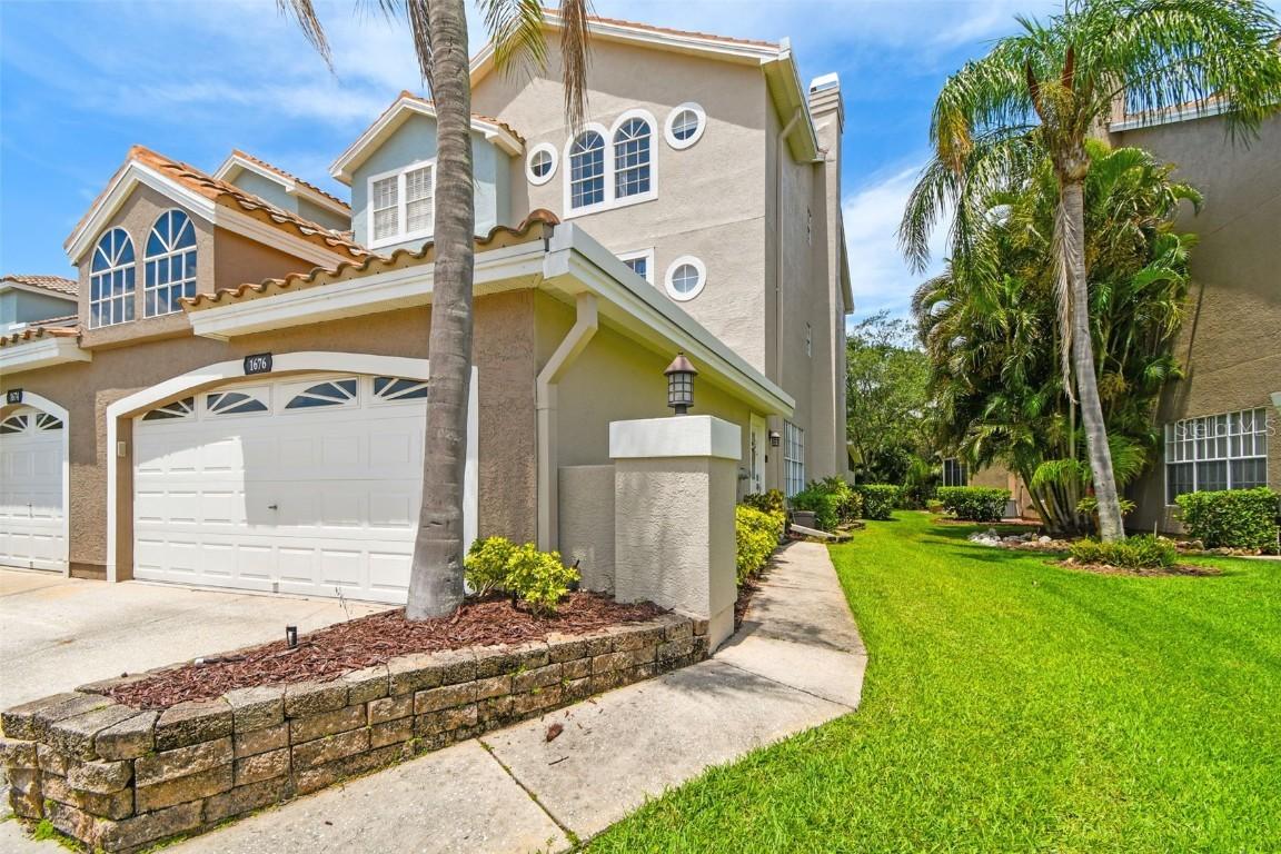 1676 Arabian Ln., Palm Harbor, FL 34685
