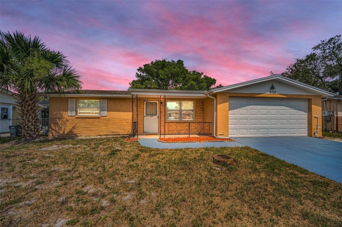 9100 Lunar Ln., Port Richey, FL 34668