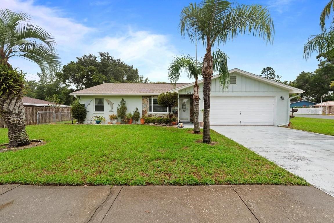 39243 6th Ave., Zephyrhills, FL 33542