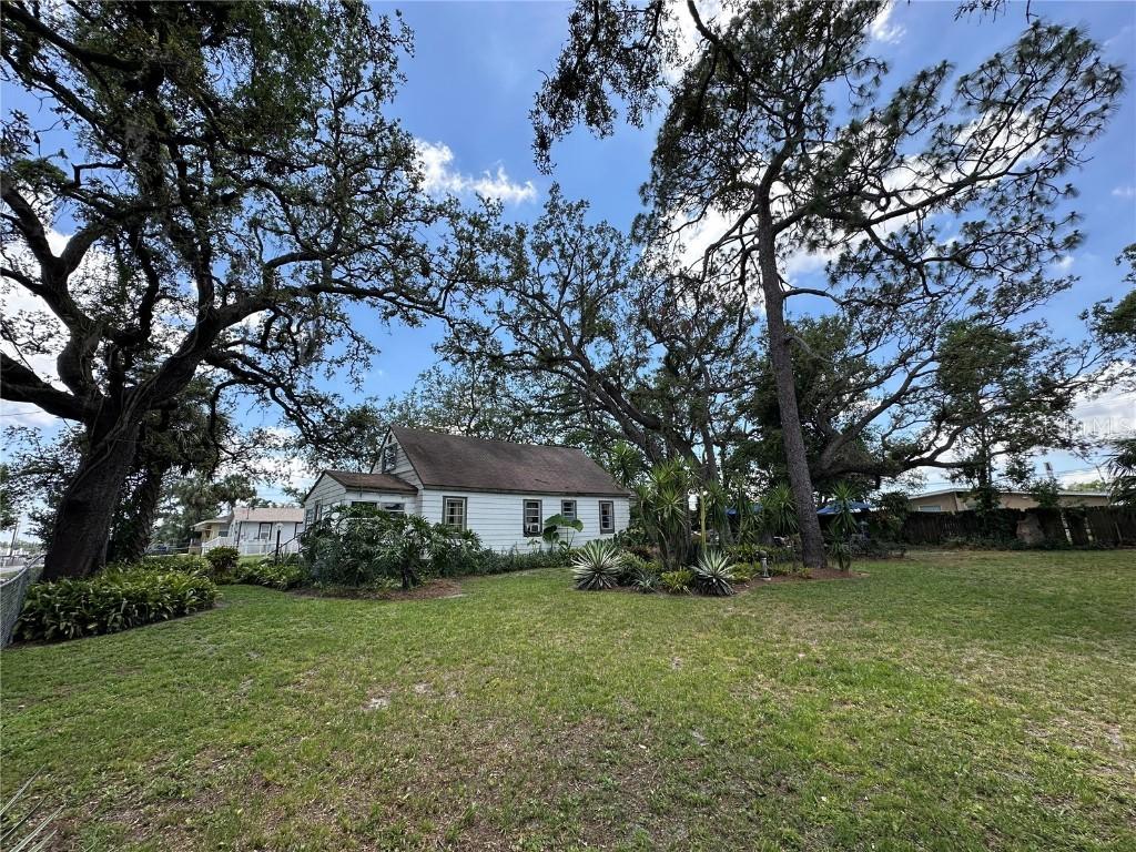 8502 N Branch Ave., Tampa, FL 33604