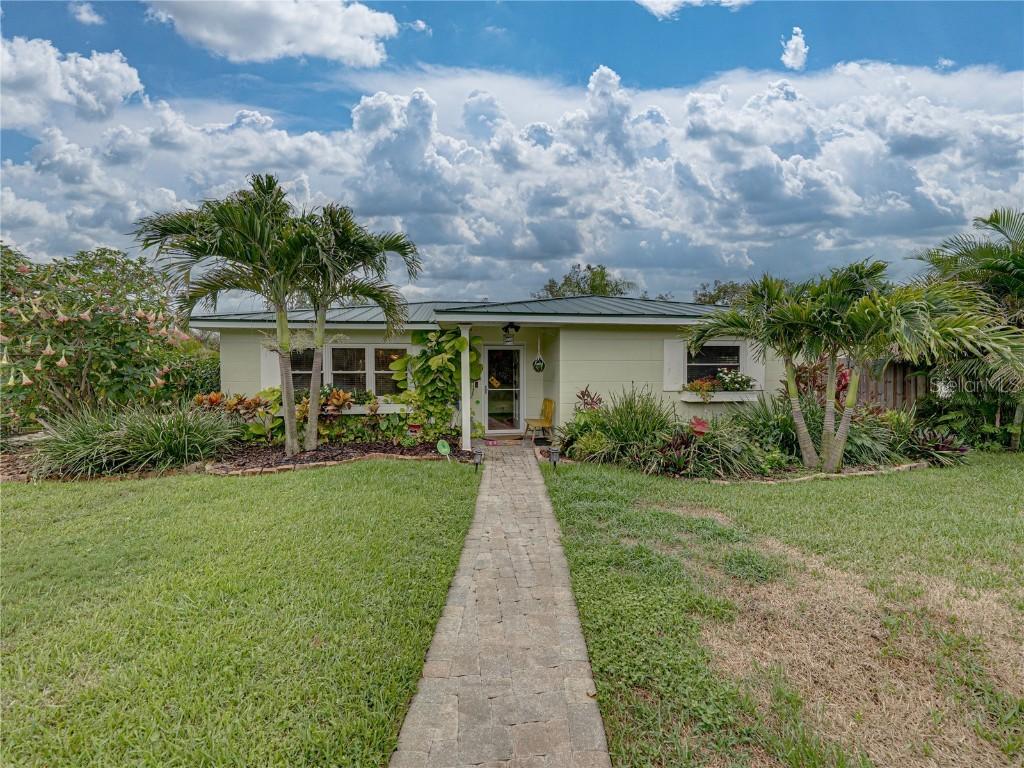 6202 S 7th Ave., Gulfport, FL 33707