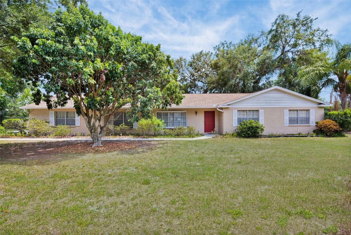 321 Belle View Ave., Temple Terrace, FL 33617
