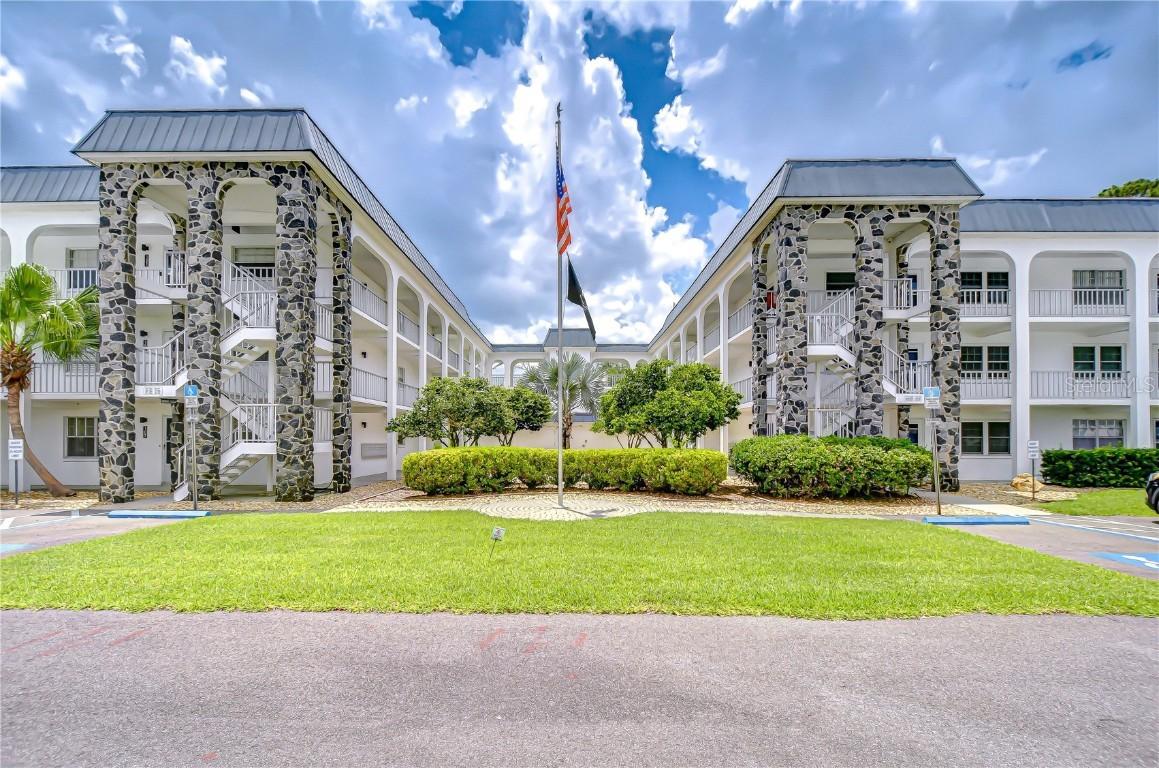 4801 Airport Rd. #211, Zephyrhills, FL 33542