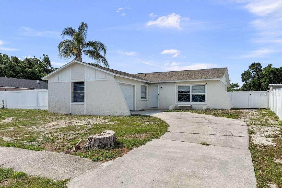 1009 Sagamore Dr., Seffner, FL 33584