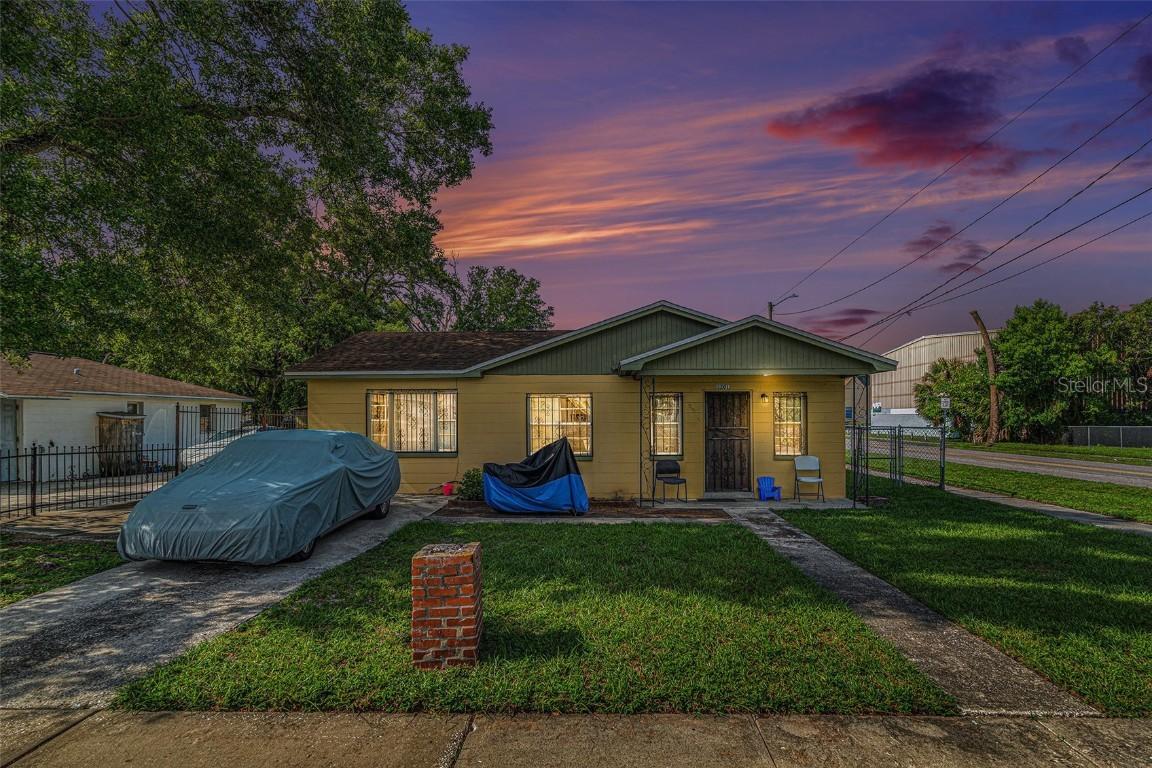 3201 E Mcberry St., Tampa, FL 33610