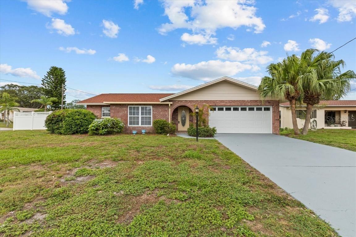 326 Circle Dr., Palm Harbor, FL 34683