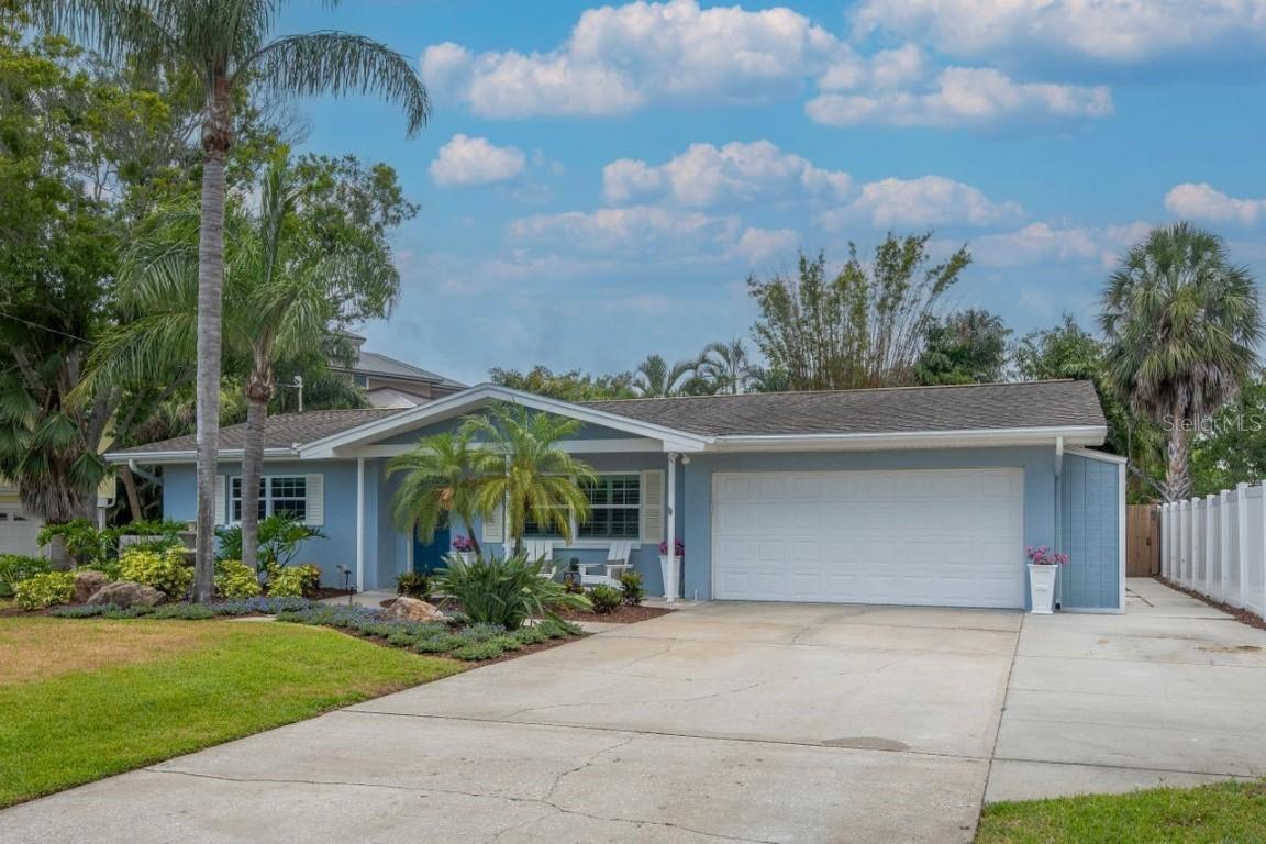 111 Carlyle Dr., Palm Harbor, FL 34683