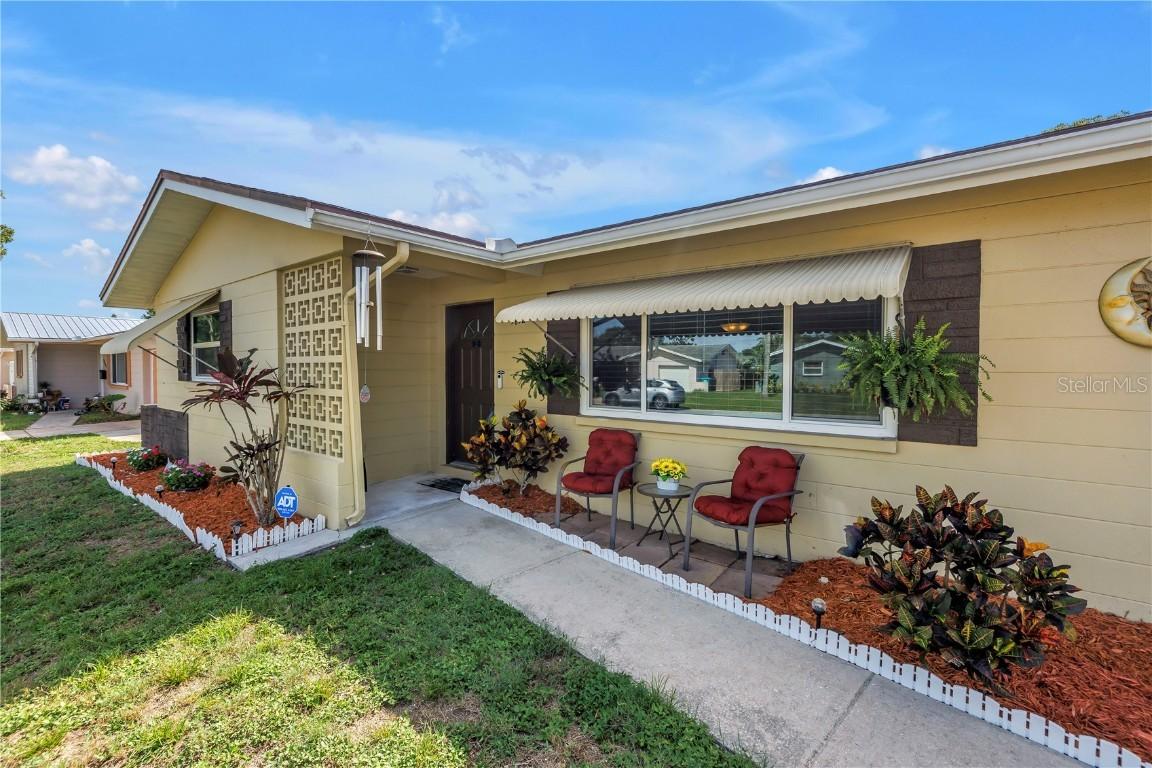 9892 111th St., Seminole, FL 33772